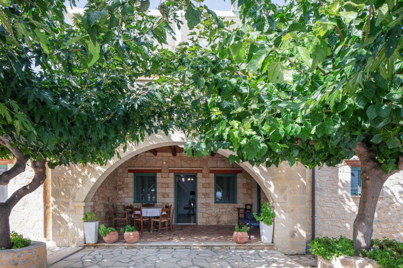 Villa Pinelopi Asprouliánoi Buitenkant foto