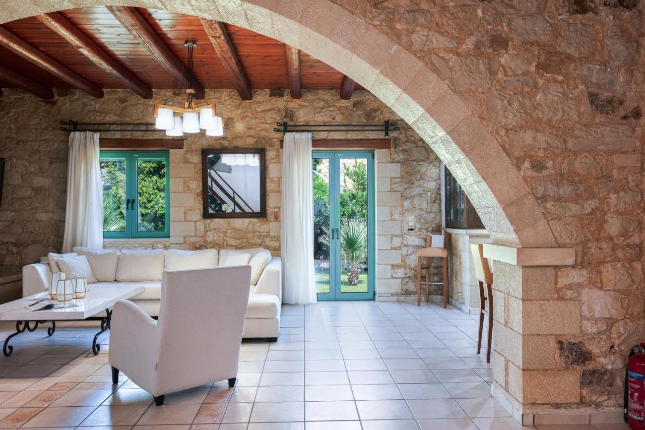 Villa Pinelopi Asprouliánoi Buitenkant foto