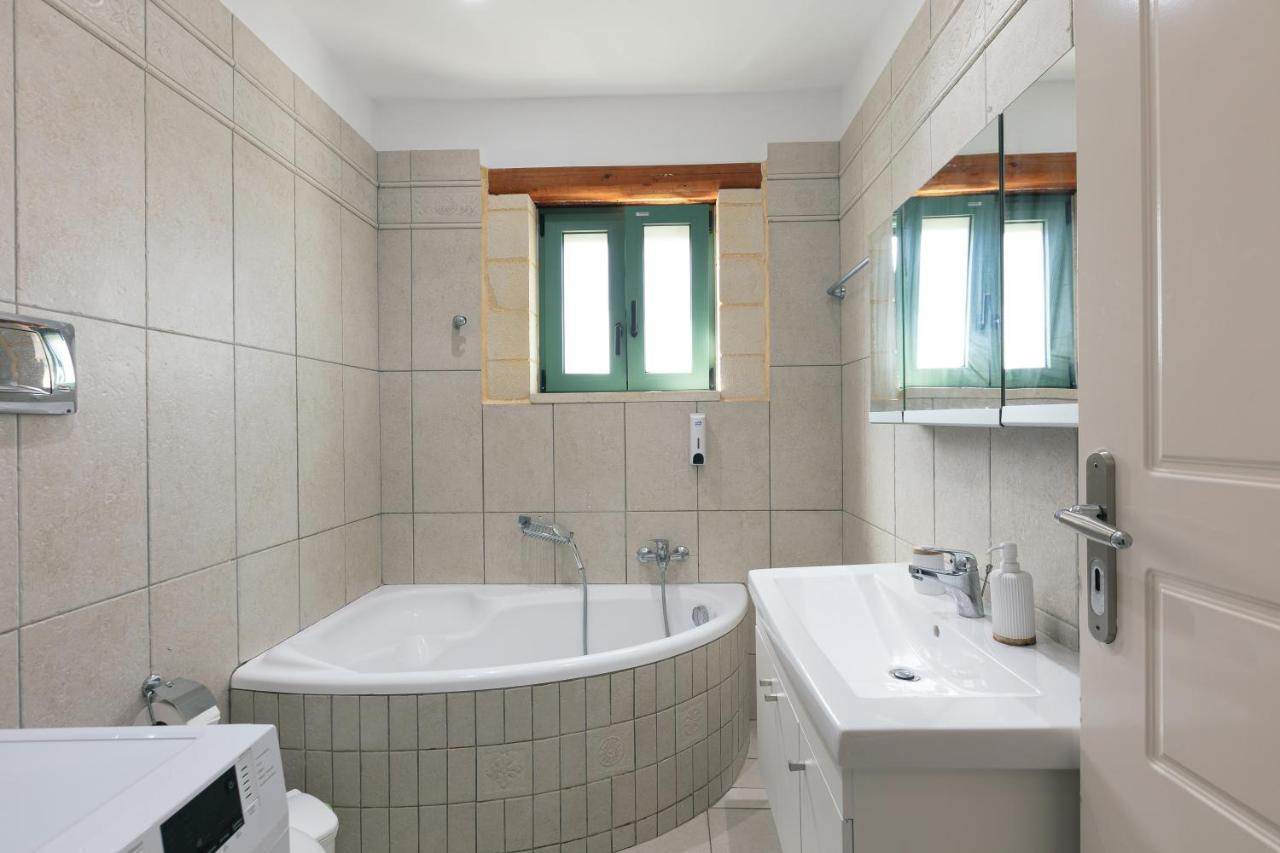 Villa Pinelopi Asprouliánoi Buitenkant foto