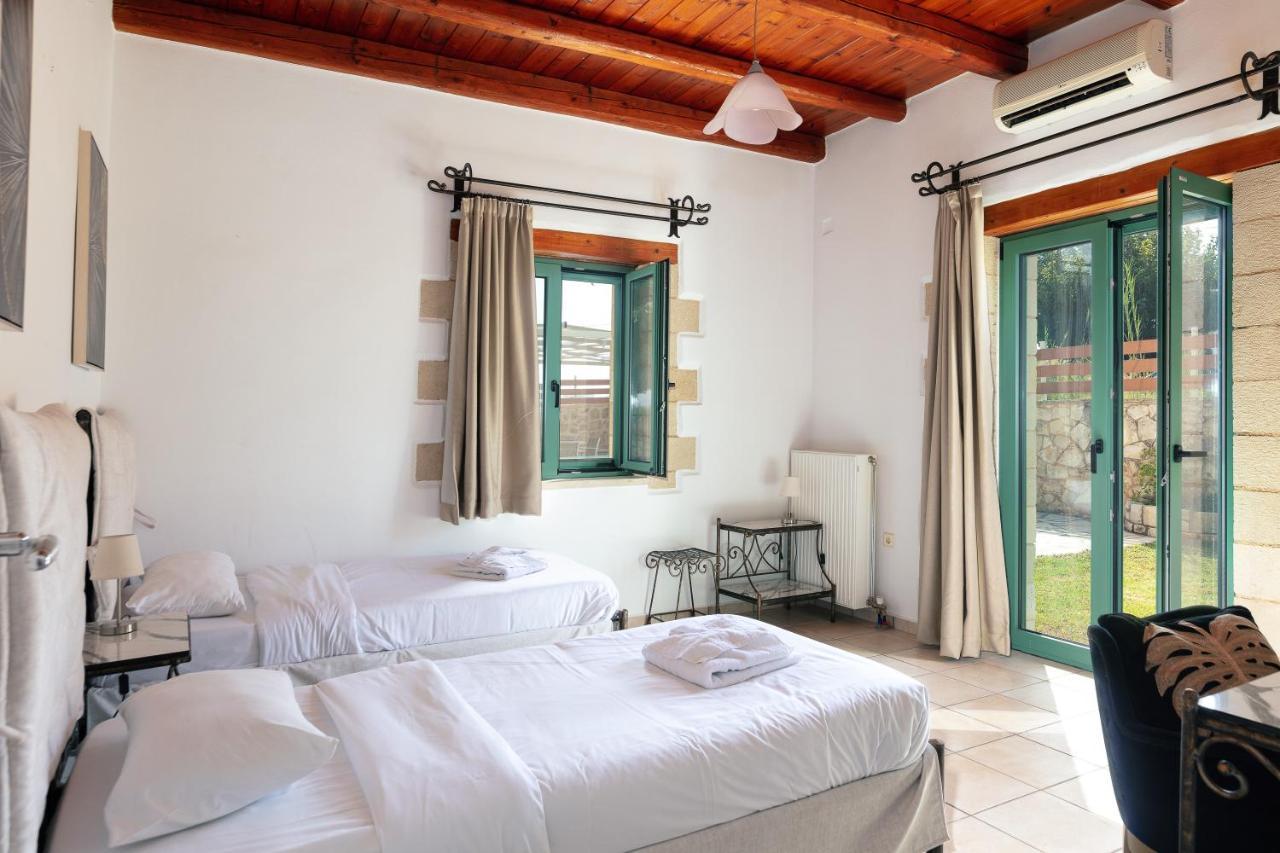 Villa Pinelopi Asprouliánoi Buitenkant foto