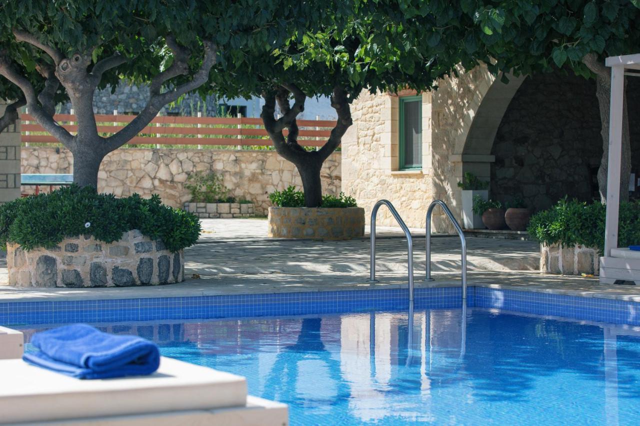 Villa Pinelopi Asprouliánoi Buitenkant foto