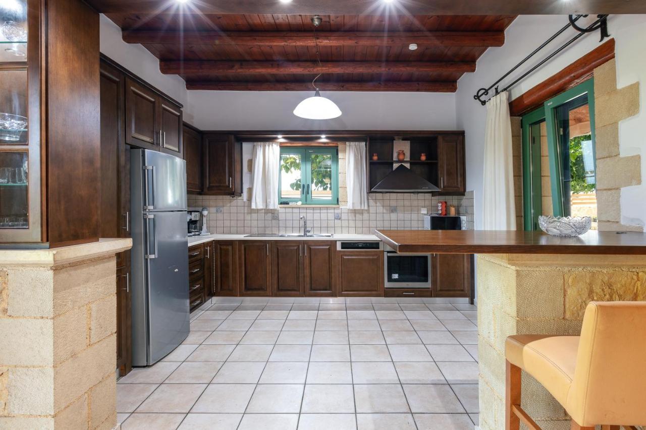 Villa Pinelopi Asprouliánoi Buitenkant foto
