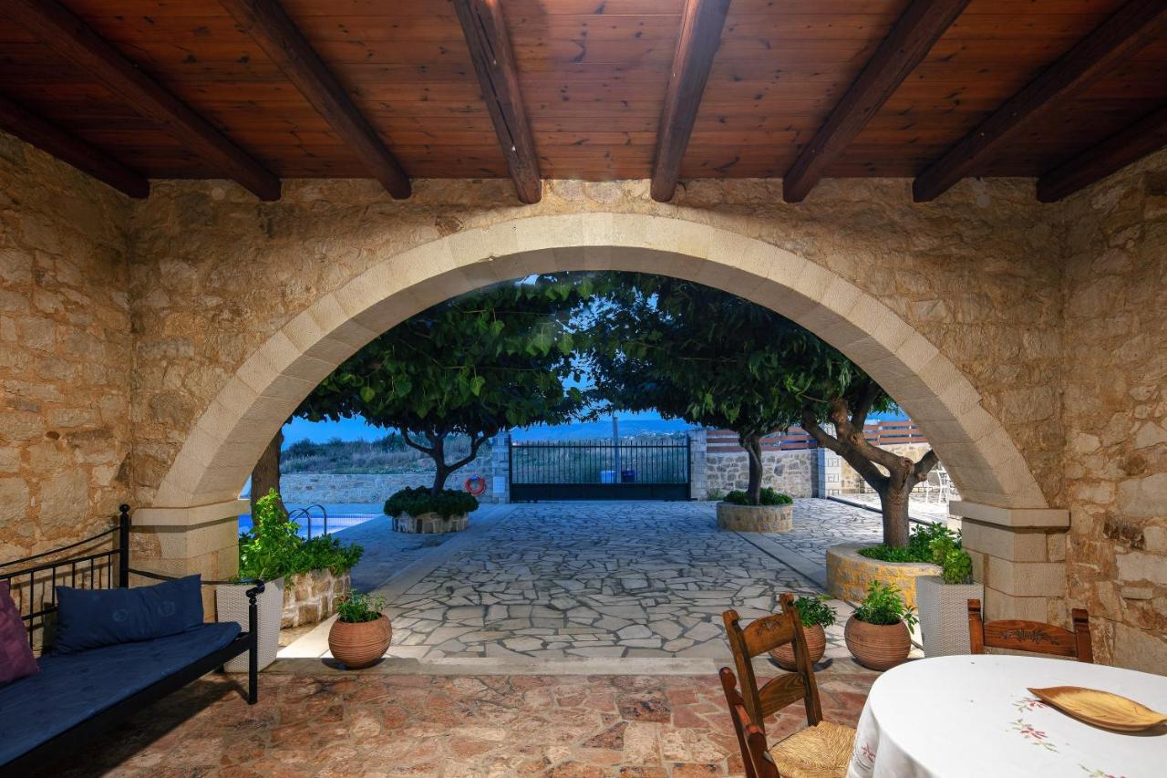 Villa Pinelopi Asprouliánoi Buitenkant foto