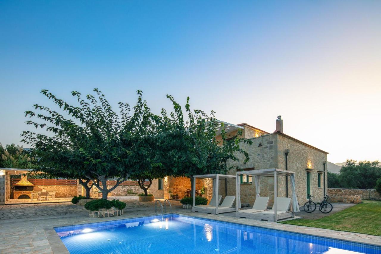 Villa Pinelopi Asprouliánoi Buitenkant foto